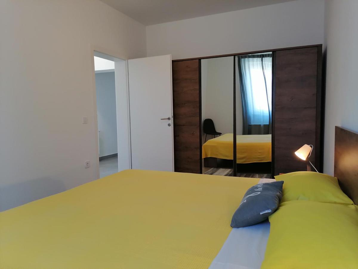 Holiday Apartment Dunja Pula Extérieur photo