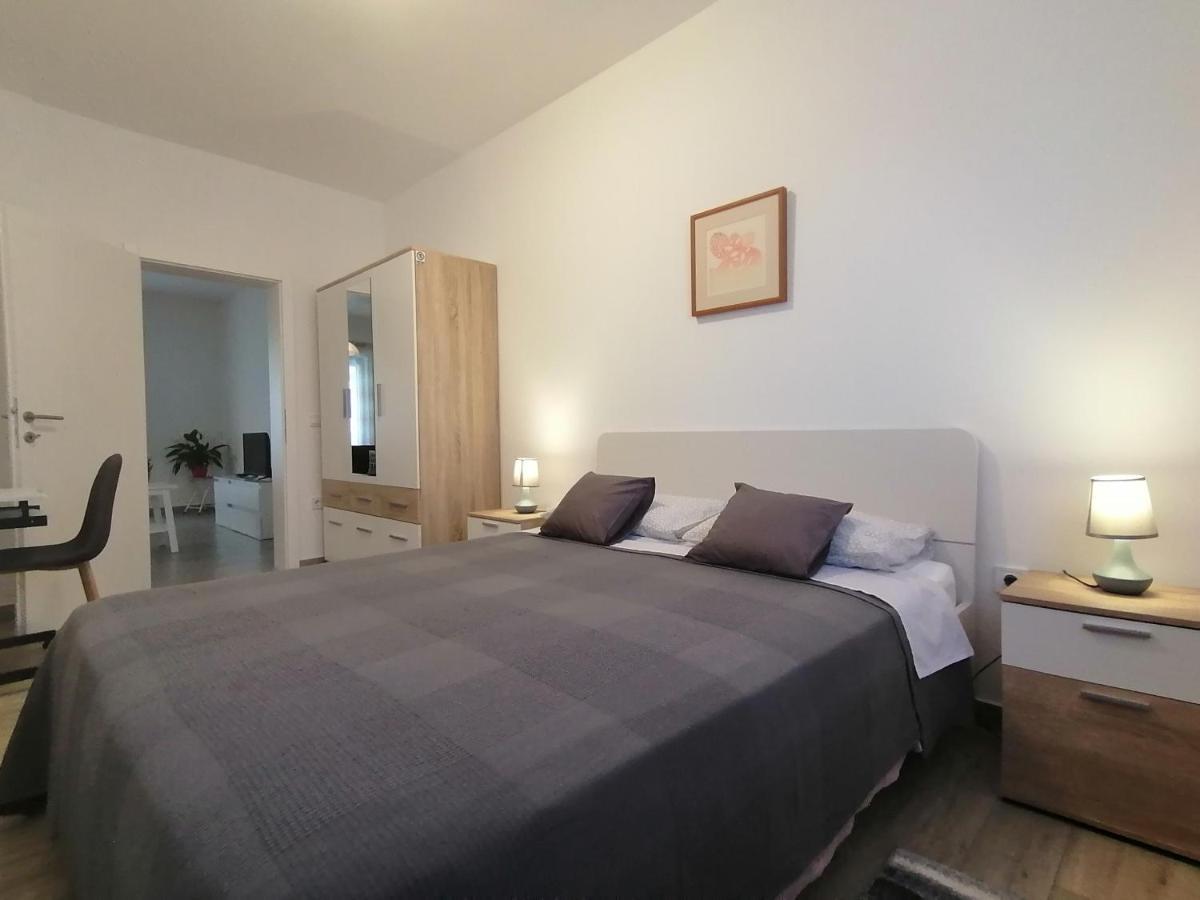 Holiday Apartment Dunja Pula Extérieur photo