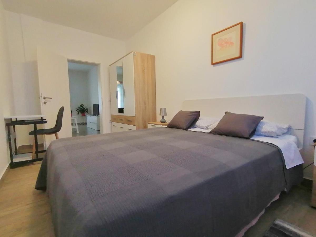 Holiday Apartment Dunja Pula Extérieur photo