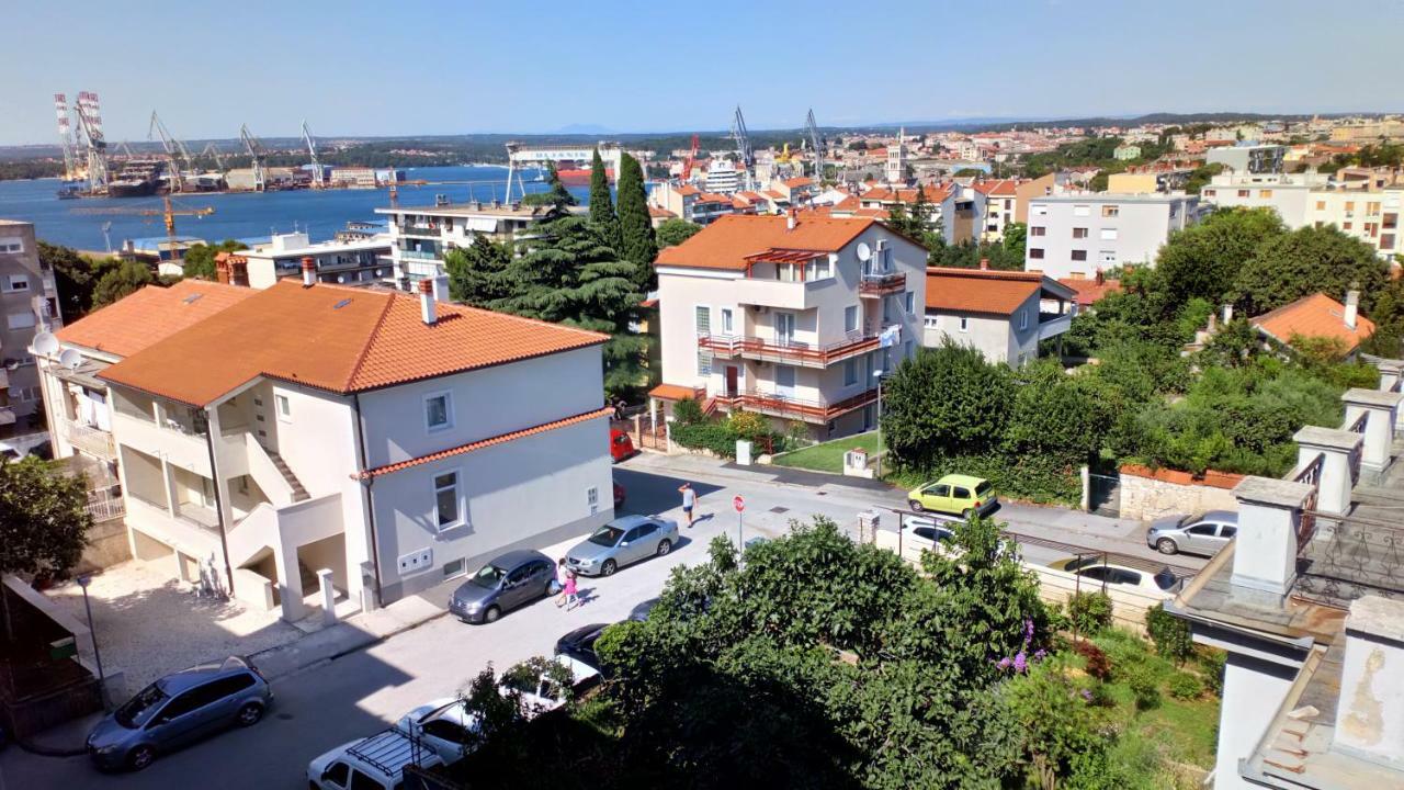 Holiday Apartment Dunja Pula Extérieur photo